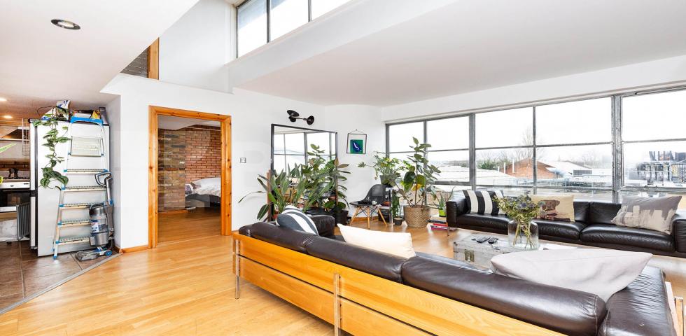 			VIRTUAL TOUR AVAILABLE!, 2 Bedroom, 1 bath, 1 reception Maisonette			 EAGLE HOUSE-EAGLE WHARF ROAD, OLD STREET-SHOREDITCH